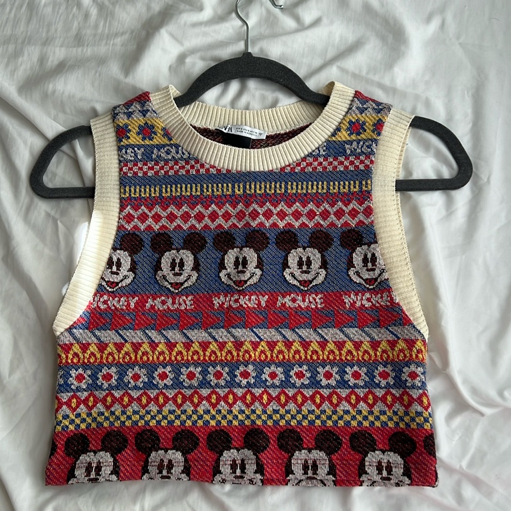 ZARA | Vest | Sweater | Disney | Mickey Mouse